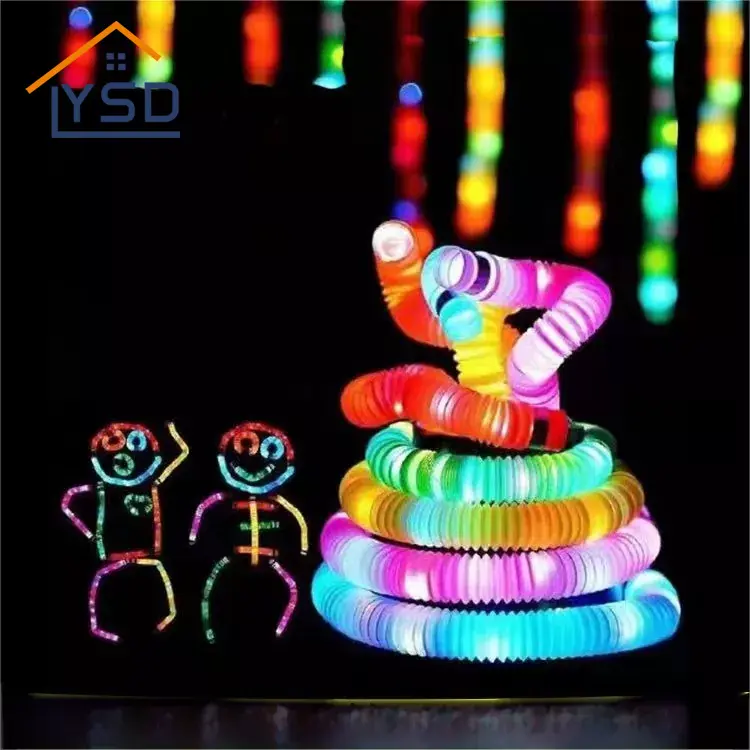 Lysende farvet teleskoprør